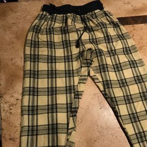 Yellow and black jogger by Sleek